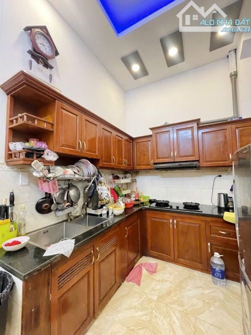 Bán nhà 3 tầng đường THẠNH XUÂN 01, phường THẠNH XUÂN,Q12, dt126m²(9x12).Giá 7,9tỷ - 2