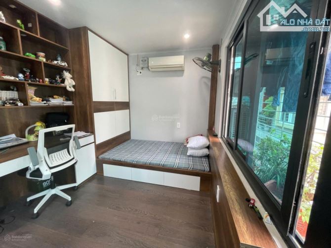 3.79 tỷ - 27m2 nhà mặt ngõ phố Trương Định - lô góc oto đỗ cửa, KD, không QH, 4 ngủ, 4 - 2