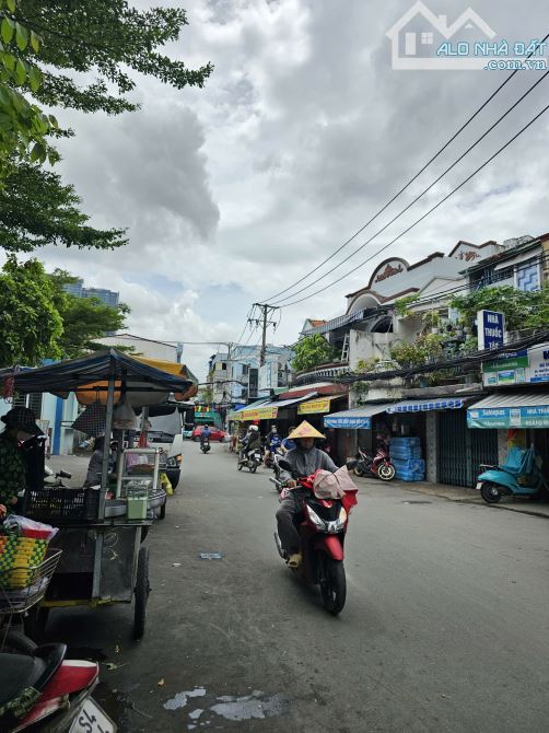 Hàng h.iếm lô góc 3 mặt tiền kinh doanh suầm uất, Ngô Tất Tố, Bình Thạnh, 80m2, chỉ 15.9ty - 2