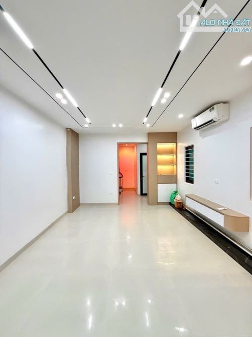 CỔ NHUẾ BẮC TỪ LIÊM, 6 TẦNG THANG MÁY, FULL NỘI THẤT, DT40M2, 50M RA PHỐ, Ô TÔ TRÁNH. - 2