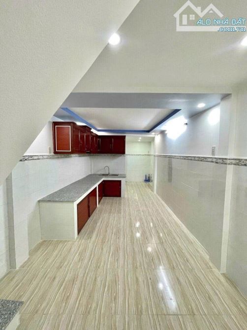 Nhà 5,5 triêụ 3 phòng ngủ gần chợ Trần Việt Châu - 2
