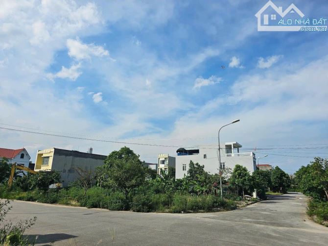 Lô góc mặt tiền 7,5m tuyến 2 đường 40m Đất tái định cư Tràng Cát   D.tích: 70m (ngang 7,5 - 2