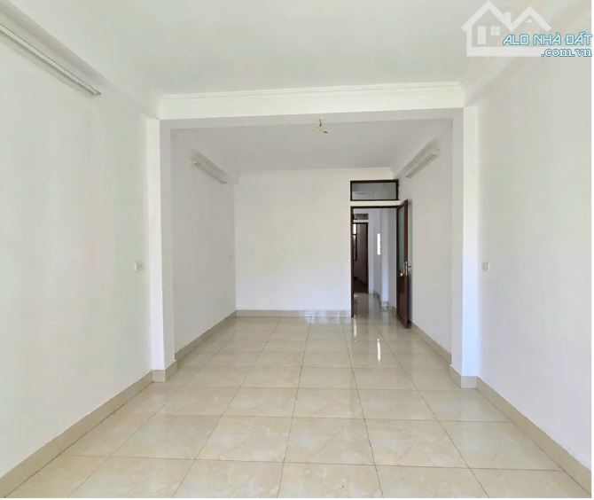 Bán nhanh Siêu phẩm Cầu Giấy, ô tô đỗ cổng, DT 45 m2, giá nhỉnh 13 tỷ. - 2