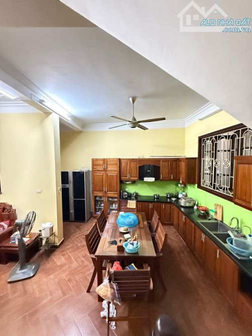 Hiếm Có - Ngõ Ô tô Thông - Đào Tấn - Ba Đình - Dt :66m2/4tầng/5,2mMt*nhỉnh 16tỷ - 2