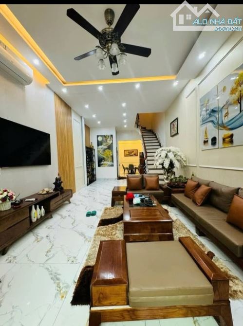 Cần bán nhà mặt ngõ Trường Chinh 5tầng thang máy full nội thất. - 2