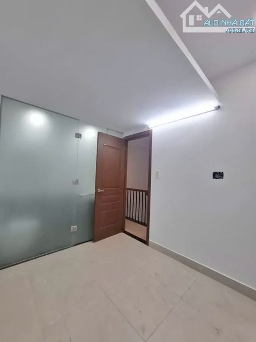 MT Lê Sát, 4 tầng mới, ngang 5.3m, Ở và KD đỉnh, giá 8.35 tỷ TL - 2