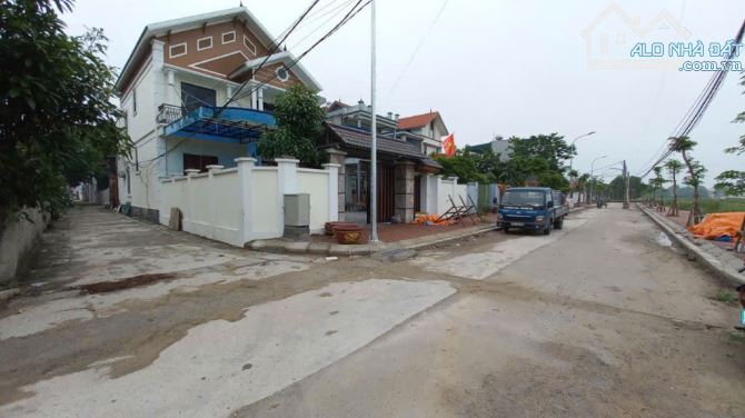 BÌA LÀNG THÔNG Ô TÔ TRÁNH CÁN KHÊ - NGUYÊN KHÊ - ĐÔNG ANH, BÊN CẠNH NHÀ VĂN HOÁ SÂN BÓNG - 2