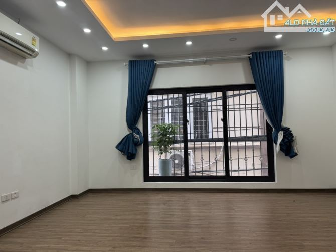 Bán nhà Hồ Tùng Mậu- Phú Diễn DT 35m, MT 5,5m; 8,5 tỷ - 2
