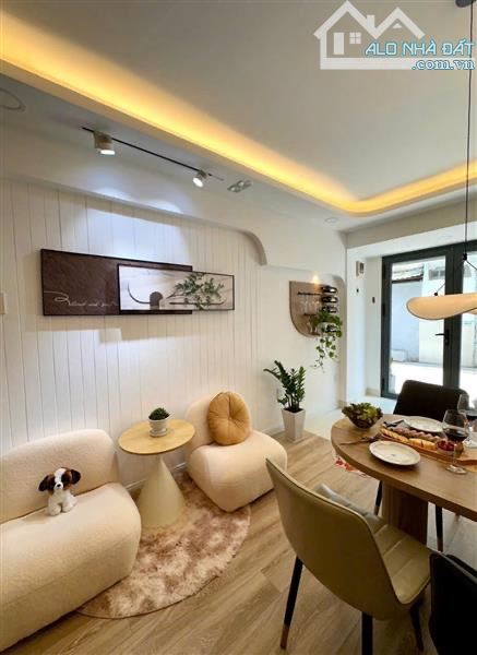 Bán Nhà Phú Nhuận - Xe Hơi Đỗ Cửa - Nhà Đẹp 2 Tầng - Full Nội Thất - Chỉ 4.1 Tỷ - 2