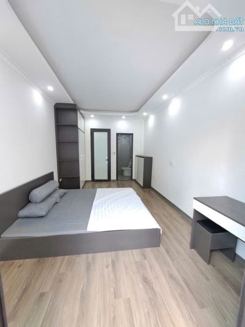 RẺ NHẤT ĐỐNG ĐA NHỈNH 5 TỶ, DT 23M-ĐẸP FULL NỘI THẤT SỊN-THOÁNG SÁNG ĐÓN ÁNH SÁNG TỰ NHIÊN - 2
