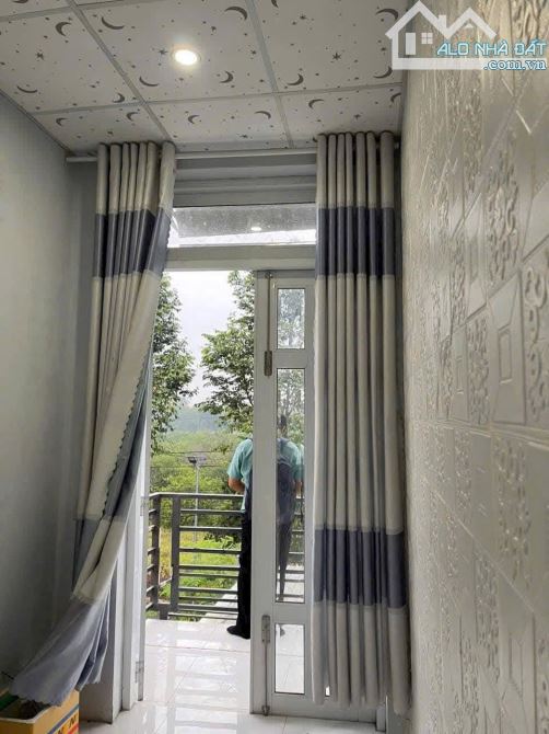 Nhà Mặt tiền nhựa ấp 10 Lương Hoà Bến Lức Long An giá 2 tỷ nở hậu - 2