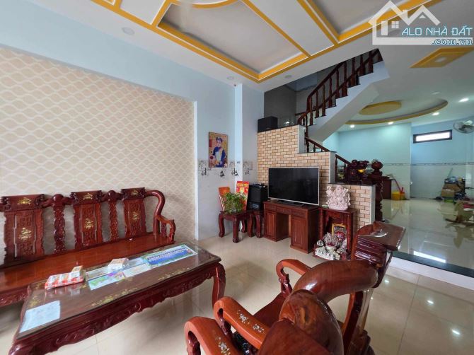Bán nhà mặt tiền 4 tầng, 77m2, tại bình trưng đông quận 2 - 2