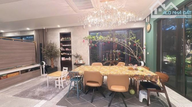 BÁN BIỆT THỰ CIPUTRA - 230M² x 4T THANG MÁY - MT 10M - FULL NỘI THẤT - GIÁ 87 TỶ - 2