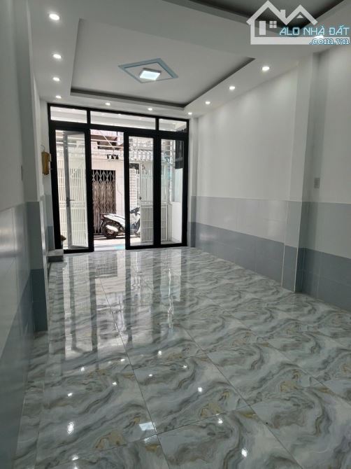 Bán nhà 3 tầng đẹp Thái Phiên, 44m2, gần Lạc Long Quân, Trung tâm Q11, chỉ hơn 5 tỷ - 2