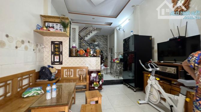 NHÀ GIÁ RẺ 4 TẦNG CÓ SÂN THƯỢNG CẦN BÁN GẤP - 3