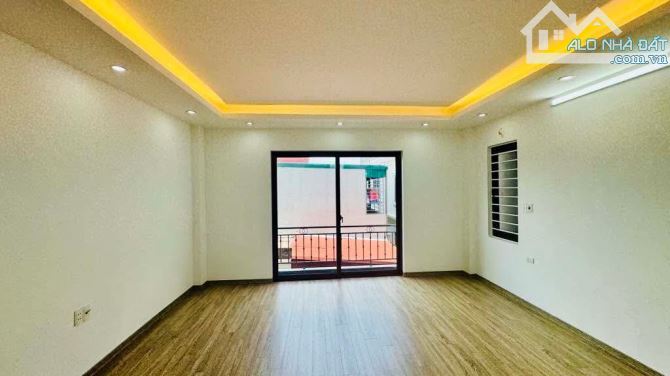 GẦN NGÔ GIA TỰ-LONG BIÊN  NHÀ MỚI DÂN XÂY- VÀI BƯỚC RA Ô TÔ TRÁNH - 3