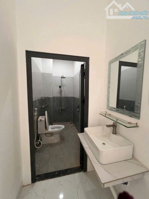 nhà lầu mới hoàn thiện ngay sau chợ thạnh phú sổ hồng riêng full thổ cư bap sang tên - 3