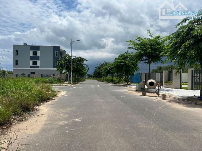 Kẹt tiền cắt lỗ vị trí đẹp, gần Vinhome, Quận 9, sổ sẵn, gần trường học, tiện ích nhiều - 3