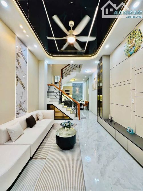 CẦN BÁN GẤP NHÀ LÊ THỊ BẠCH CÁT,P11,Quận 11-Giá:4tỷ890/56,7M2(4,2X13,5)-Sổ đẹp - 3