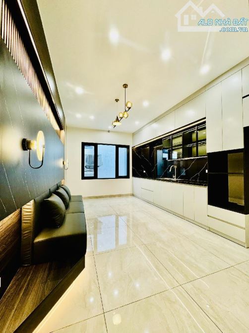 SÁT ĐH KINH TẾ 45M , 5 TẦNG NHỈNH 11 tỷ Ô tô thông kinh doanh