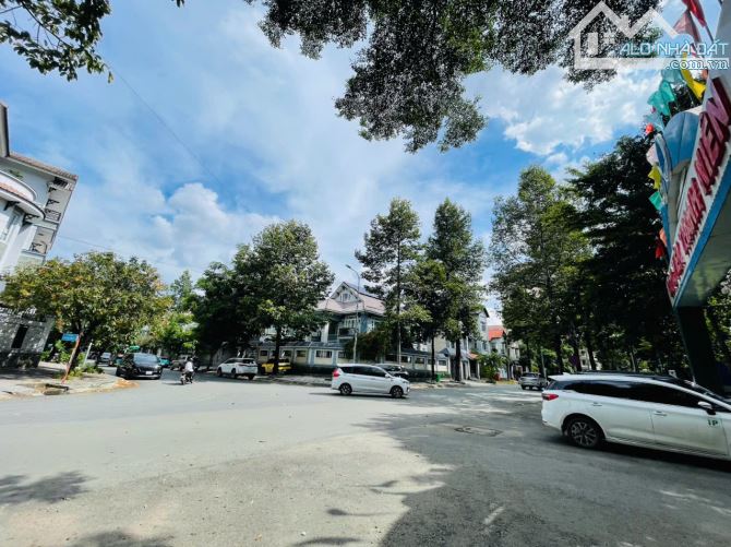 Sót lại lô đất MT Dương Văn An ra ngay siêu thị Metrol Song Hành , phường An Phú _ 110m2 n - 3