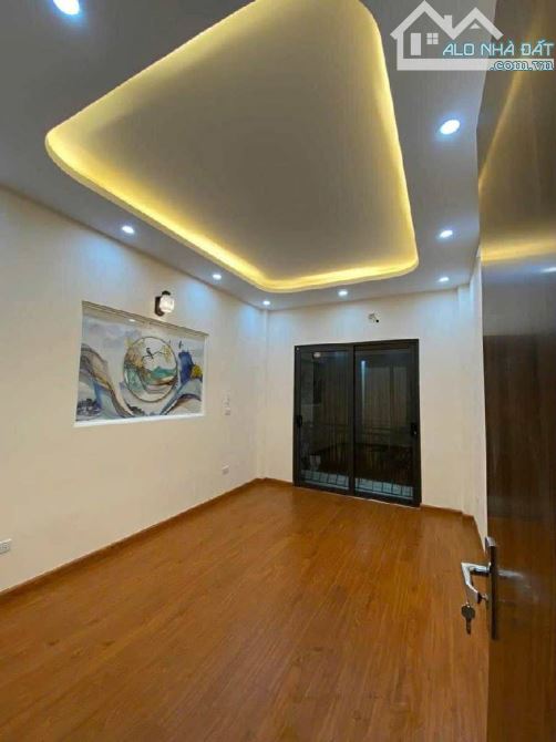 Nhà mới, ngõ gần ô tô tránh, vài bước chân ra ô tô, chợ bệnh viện, trường học cách 100m - 3