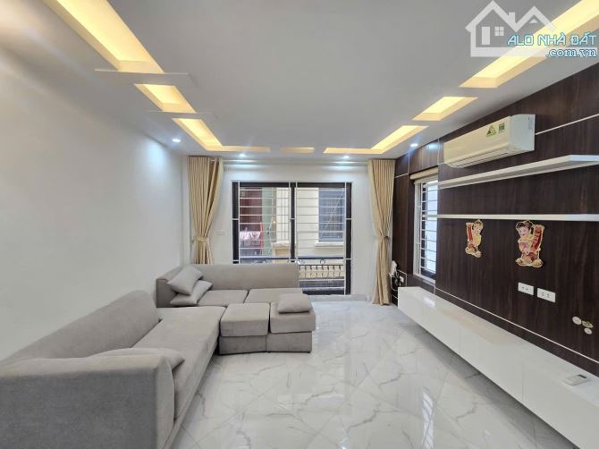 Hộ khẩu Hai Bà Trưng, căn góc, mặt tiền rộng, ngõ nông thoáng, gần oto đỗ - 3