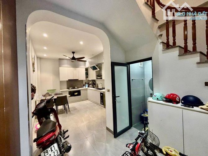 Bán Nhà Ngọc Thuỵ 50m2-11.5 tỷ-GARA Ô TÔ-NGÕ THÔNG-FULL NỘI THẤT-Ô CHỜ THANG MÁY-SỔ VUÔNG - 3