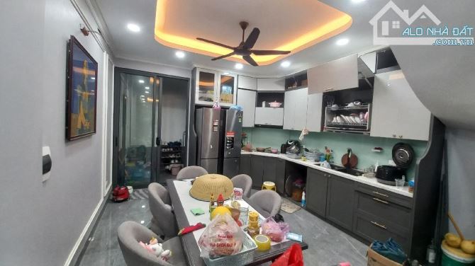 Bán nhà HÒE THỊ - DÂN XÂY - Ô TÔ ĐỖ CỔNG, 5 tầng. 3 -4 phòng ngủ rộng rãi. 34m2, 6.68T - 3
