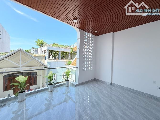 ☀️ BÁN NHÀ 1T2L MỚI ĐẸP ĐƯỜNG HOÀNG HOA THÁM GẦN BIỂN BÃI SAU - HOÀN CÔNG GIÁ 9.5 TỈ - 3