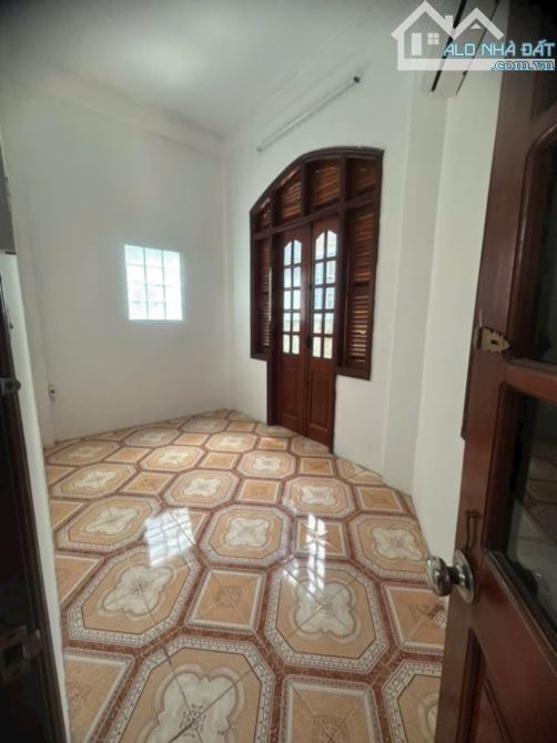 CƯC HIẾM - NHÀ ĐẸP Ở LUÔN - TRUNG TÂM VĂN MIẾU QUỐC TỪ GIÁM - 8M Ô TÔ TRÁNH - Ở ĐẲNG CẤP - - 3