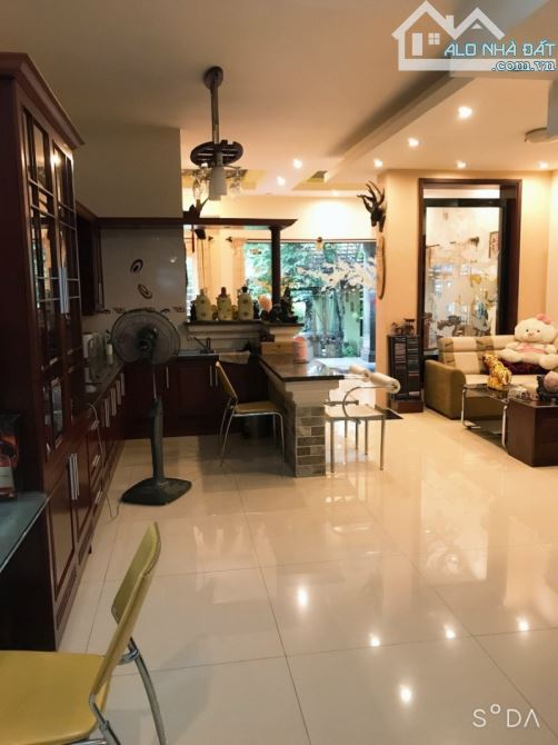 Gấp bán nhà Thủ Đức, giá 25 tỷ, gần Mt Nguyễn Thị Định, 3 tầng, dt 320m2. - 3