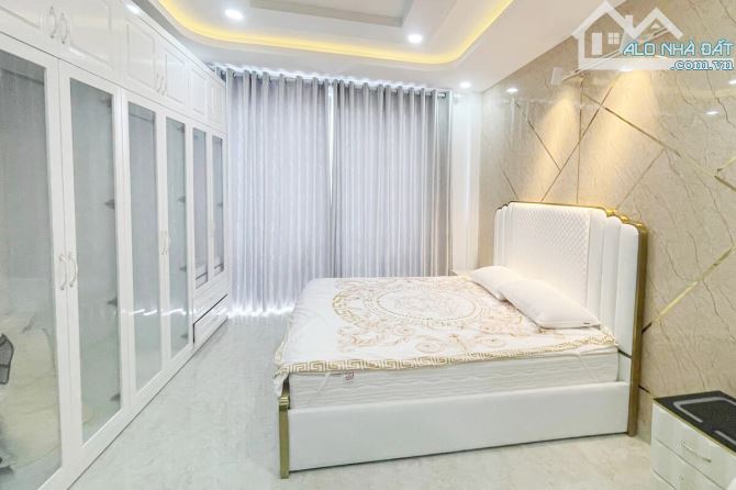 Bán nhà Nguyễn Trọng Tuyển Phú Nhuận, Xe hơi, 46m² (4m x 11.5m) 5 Tầng - Giá 12 tỷ TL - 3