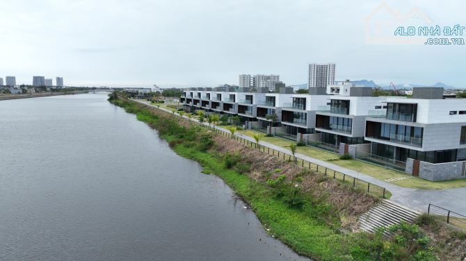 Siêu phẩm, Cần bán 300m2 đất Biệt thự đường Nguyễn Phan Chánh, liền kề FPT, Sổ đỏ lâu dài - 3