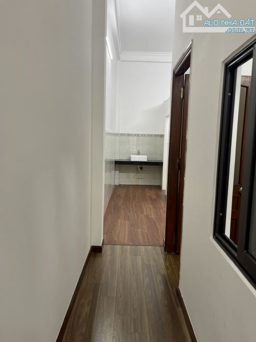 Cần bán gấp nhà kiệt Hoàng Diệu, view công viên thoáng mát. - 3