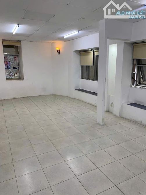Cho thuê nhà Góc 2MT Trần Hưng Đạo, Phường 14, Quận 5 | 4 Tầng – Giá chỉ 30tr/tháng - 3