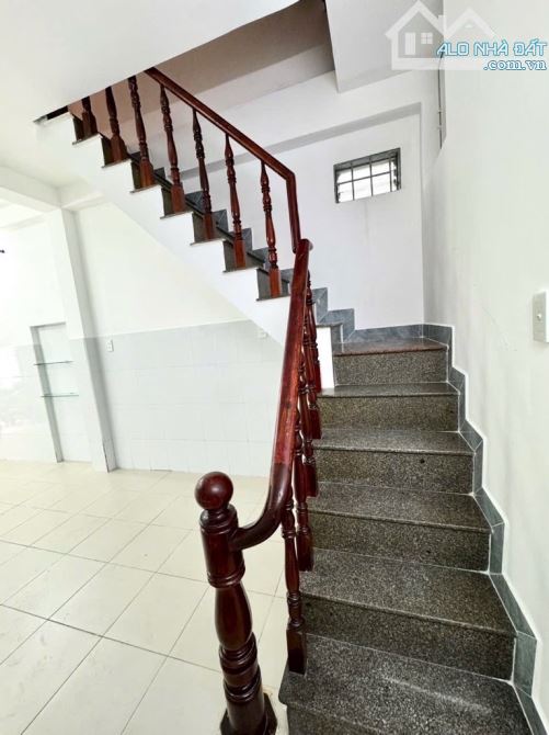 Nhà quận 10, đường Vĩnh Viễn, 3 tầng, DT: 33m2, giá 4.x tỷ - 3