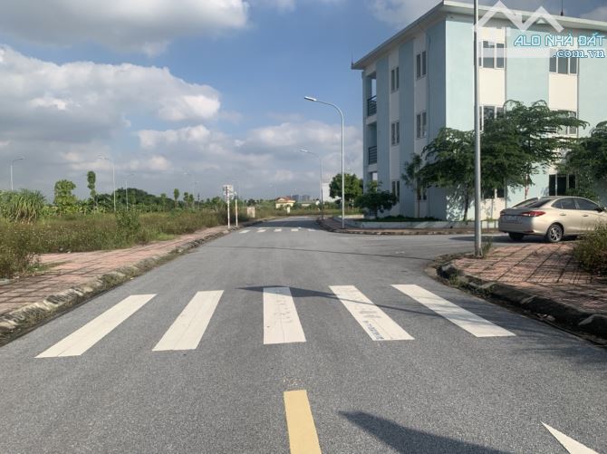 Chủ cần bán 65m đất đất giá gần hồ điều hòa 30ha rộng nhất Long Biên, giá định cư - 3