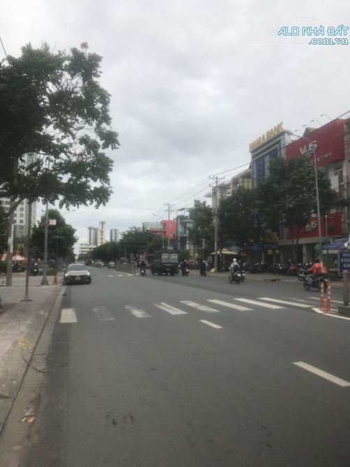 Bán căn Officetel Central Premium, 854 Tạ Quang Bửu, Phường 5, Quận 8.  🏡: 1PN - 1WC - 3