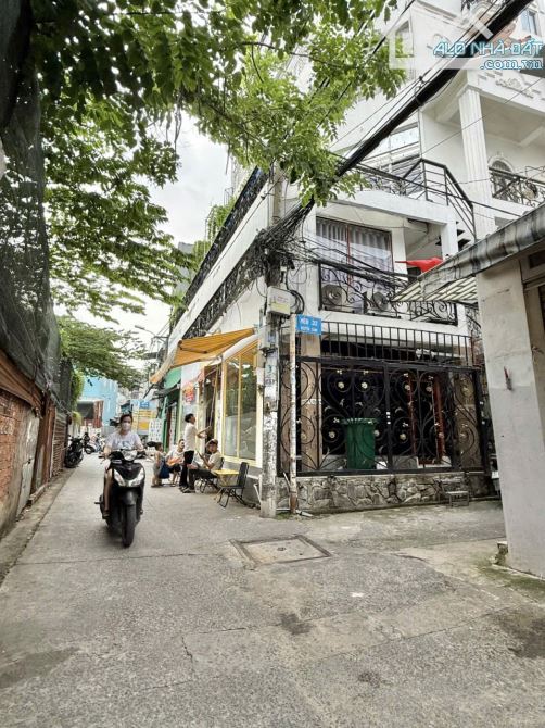 Nhà 3 tầng hẻm ô tô Lê Trọng Tấn, gần ĐH Công Nghiệp, 3.9 tỷ - 3