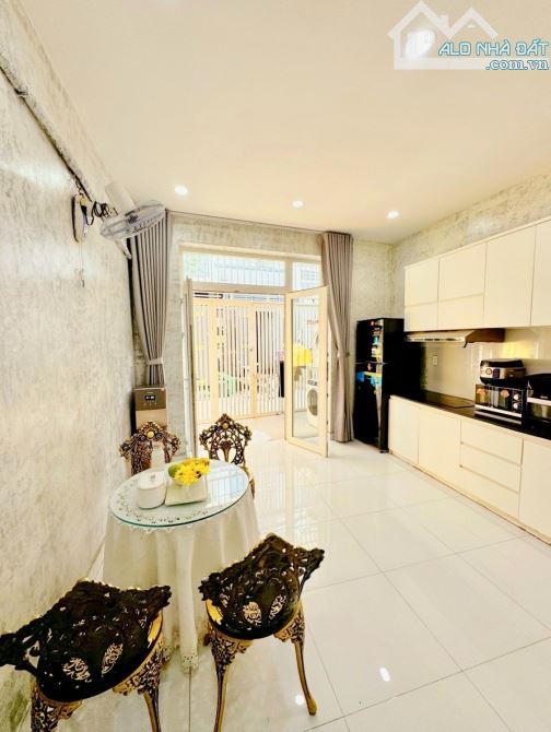 BÁN NHÀ 3 TẦNG, 2 MẶT HẺM Ô TÔ , GẦN 70m2, NGAY LÊ ĐÌNH CẨN NHỈNH 5 T - 3