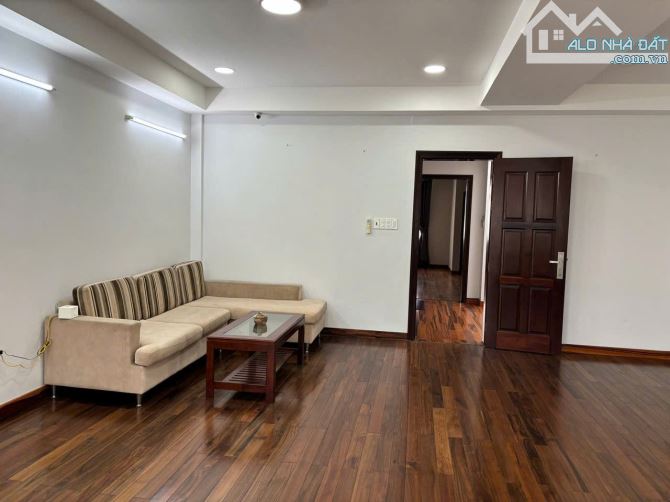 ❤️ BÁN BIỆT THỰ ĐẸP DT: 7x24M NGAY TRUNG TÂM QUẬN 7 GIÁ CHỈ 18.8 TỶ TL - 3
