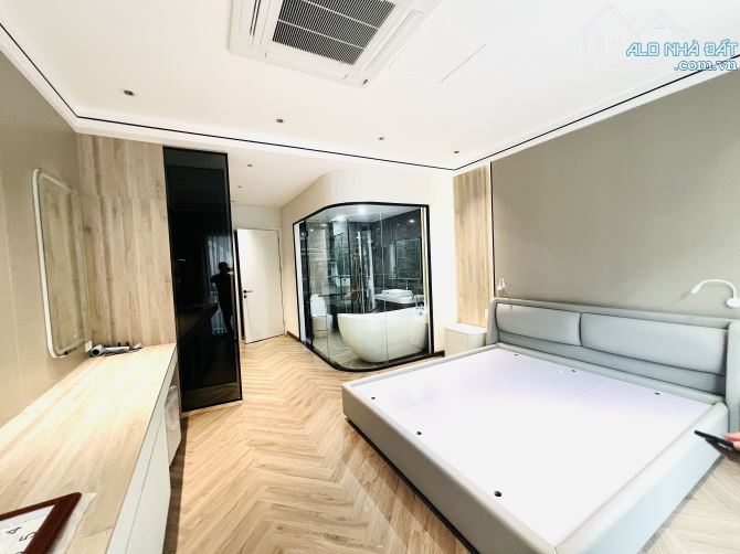 CHỈ TẦM 16 tỷ. 1 NHÀ RA MẶT PHỐ NGUYỄN VĂN CỪ .SIÊU PHẨM  7 TẦNG THANG MÁY,GARA Ô TÔ 7 Chỗ - 3