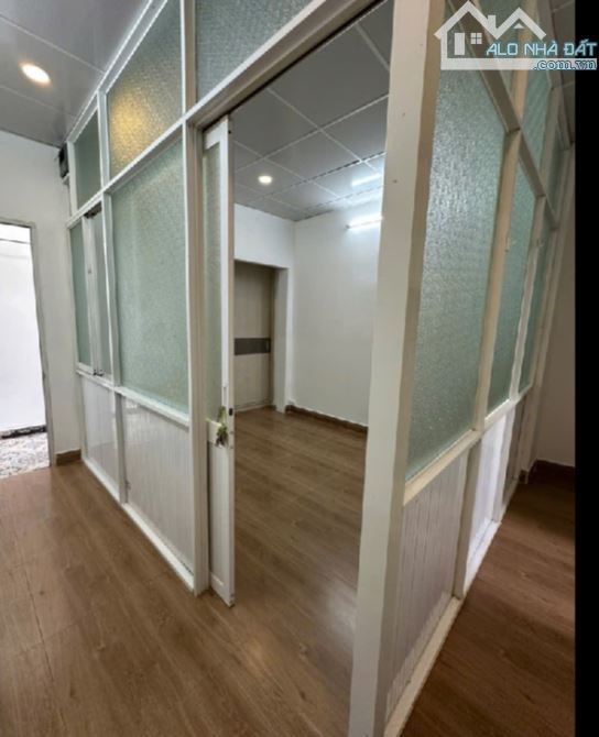Nhà mới nhỏ xinh , CMT8 quận 3 _ Nhỉnh 4 tỷ - 3
