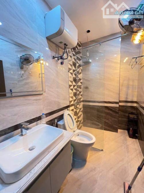 Anh Trung bán nhà 5t,58m tại Hà Trì,Hà Đông, t/máy , ô tô đỗ cửa chỉ 9t - 3
