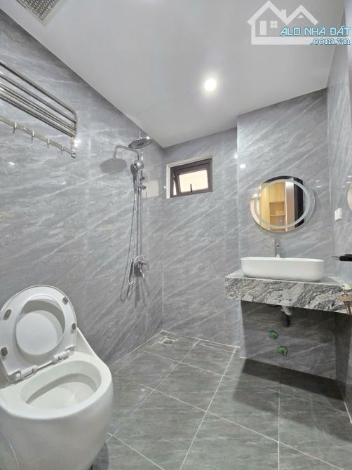 Bạn em đang cần bán nhà 5t,40m tại Ngô Thì Sĩ,HĐ, ngõ rộng ,thoáng chỉ 8t - 3