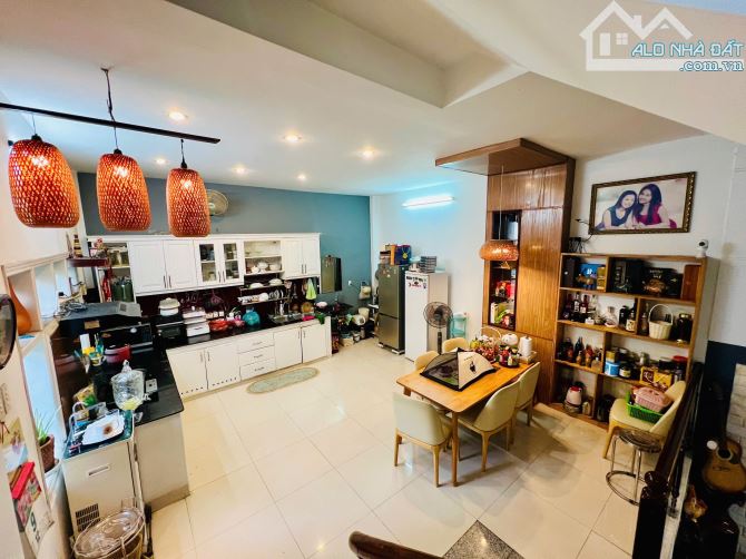 Bán nhà 3 tầng góc 2 mặt tiền 5m5 Hoà Cường. Dt 100m2 sát Tiểu La, 30/4, chợ, trường học - 3