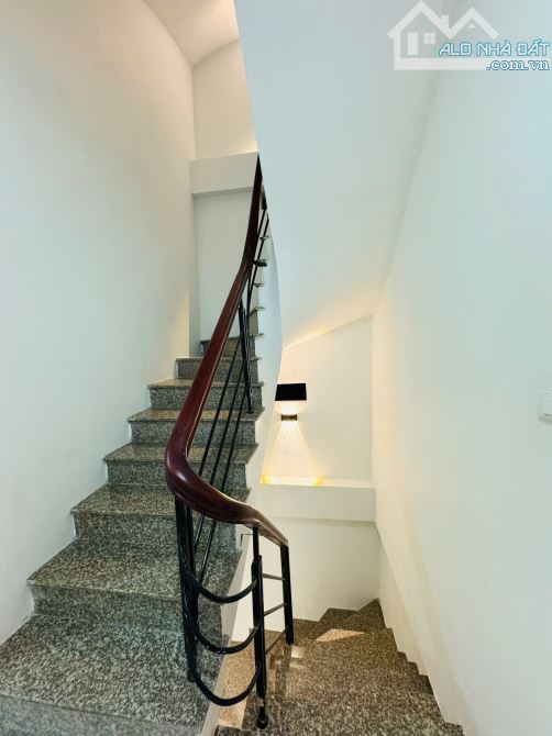 BÁN NHÀ ĐẸP KHƯƠNG TRUNG - NHÀ MẶT NGÕ NÔNG - 2 THOÁNG - GẦN PHỐ Ô TÔ TRÁNH - 39M2*6T GIÁ - 3