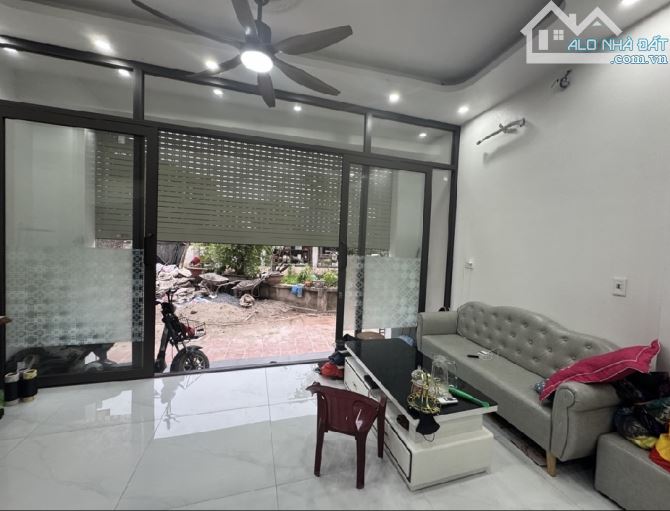 BÁN NHÀ 3 TẦNG DÂN XÂY – TRUNG TÂM ĐÔNG ANH – Ô TÔ ĐỖ CỬA – CHỈ HƠN 5 TỶ - 3