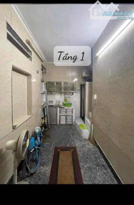 Cho thuê nhà Bạch Mai, 2.5 tầng x 15m2, 1 ngủ + 1 gác xép 5 Triệu - 3